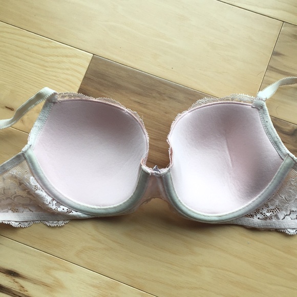 Pink lace memory foam VS bra - Picture 2 of 3